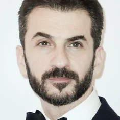 Майкл Аронов
