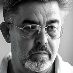 Александр Ефремов