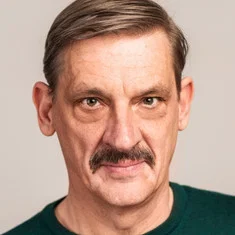 Peter van den Begin