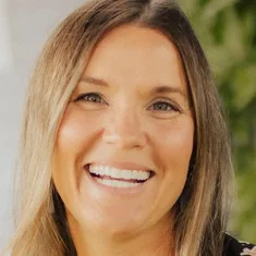 Leslie Davis