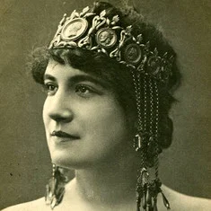 Suzanne Munte