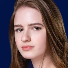 Александра Авезова