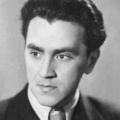 Владимир Петров