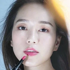 Zelia Zhong