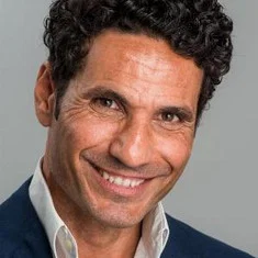 Óscar Higares