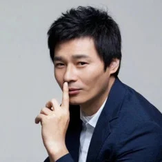 Yi Li