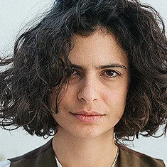 Julia Anquier