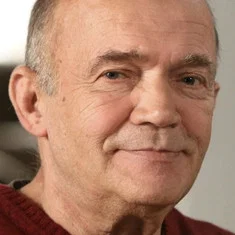 Павел Новиш