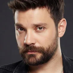 Oğuzhan Uğur