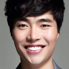Yoon Ji-wook
