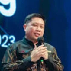 Kaichen Li
