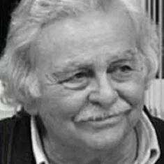 Искандер Хамраев