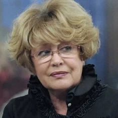 Марина Неёлова