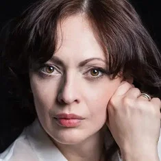 Александра Бражникова