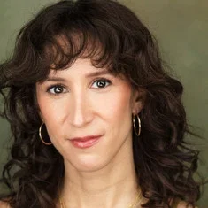 Laura Nieves