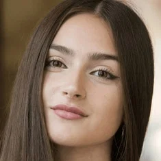 Mia Giraud