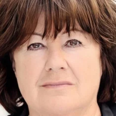 Michèle André
