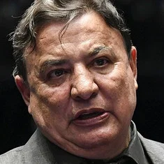 Zezé Perrela