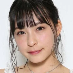 山本茉央