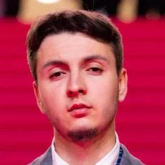 Yanis Prone