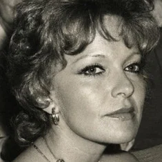 Lisa Gastoni