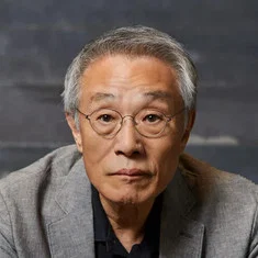 Hwang Sok-yong