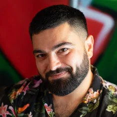 Serdar Karibik