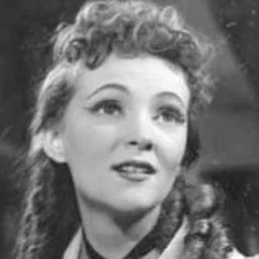 Éva Örkényi