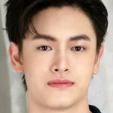 Phadtraruengrid Namwongyot