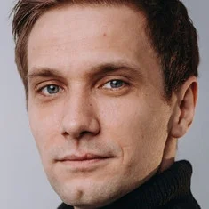 Владимир Петров