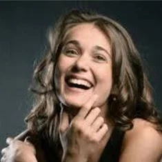 Júlia Mentes