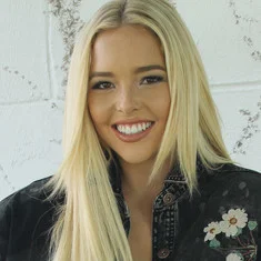 Lexi Collins