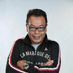 李文龙