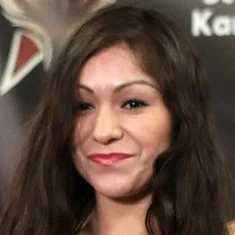 Stephanie Alba