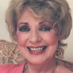 Elaine Lee