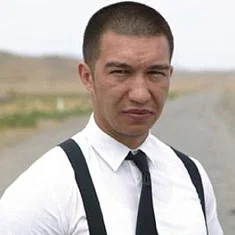 Али Кхан