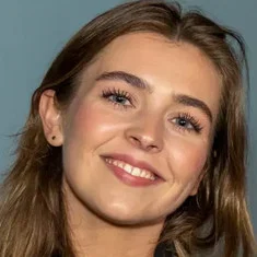 Annika Momrak