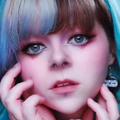 Lucy Robinson
