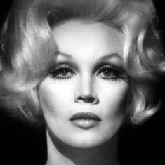 Liz Renay