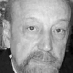Юрий Комаров