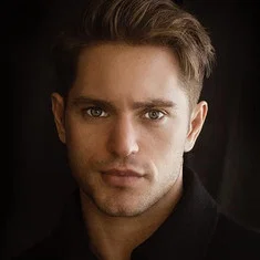 Луис Хантер