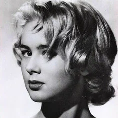 Cathia Caro