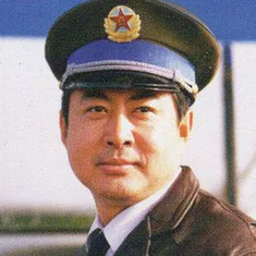 梁振亚