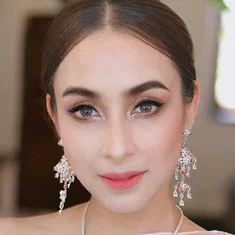 Katreeya English
