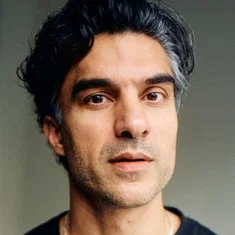 Farzad Farzaneh