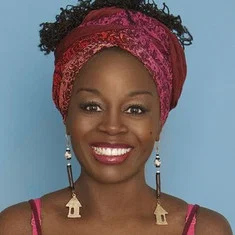 Akosua Busia
