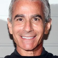 Robert Hakim