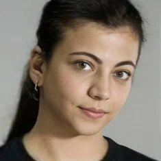 Defne Kar