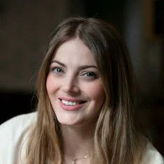 Tuva B Larsen