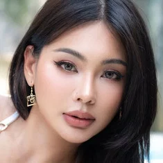 อลิสา เข็มนาค